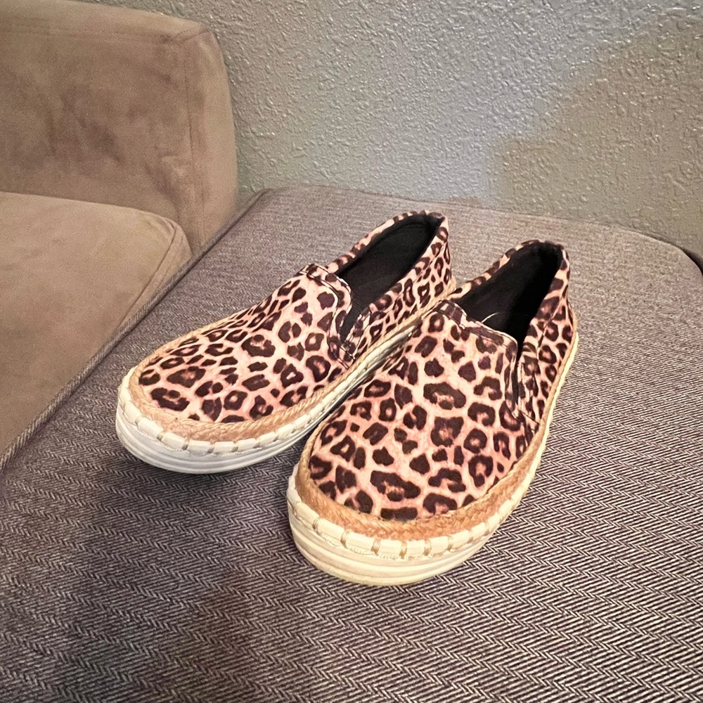 Leopard print flats by Soda size 6